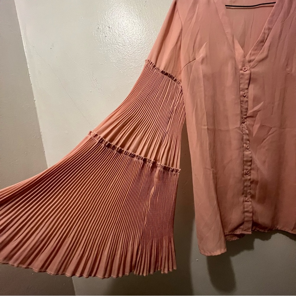 Women’s Blush Pink Pleated Sleeve Top